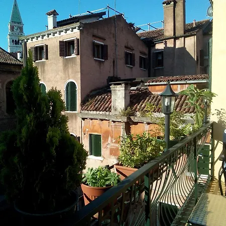 Panada A & P Guest house *