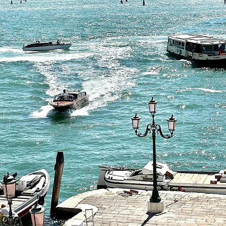 The B Collection - San Marco Riva Schiavoni Apartment *