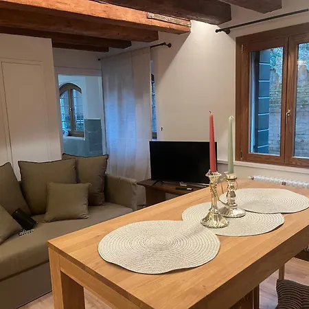 Venexiana Apartment
