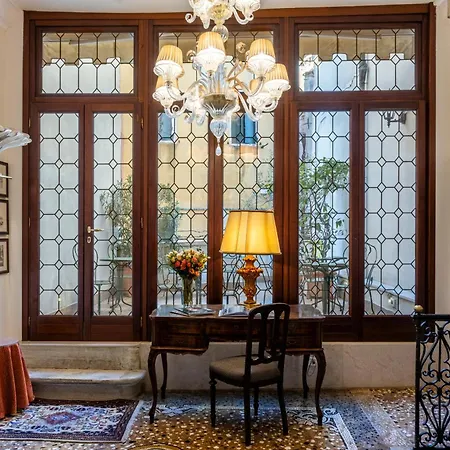 Casa Verardo Residenza D'epoca Hotel 3*