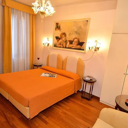 Ca Del Modena Only Bed & Breakfast 2*