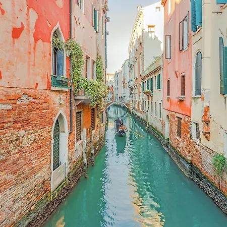 Canal View San Marco Rialto - Dogaressa Palace 1872