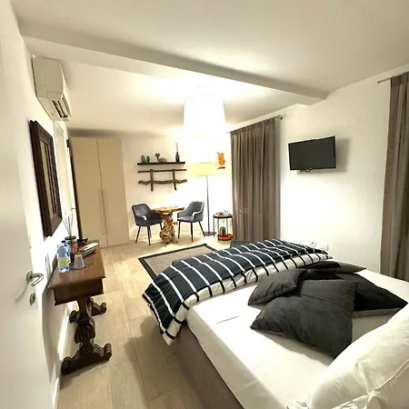 Fortuny Bed and Breakfast 2*