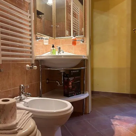 Secret Garden - Comfortable And Apartment Venice