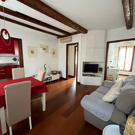 Apartment Biennale Giardini Ca Del Bianco 3 E Ca Del Bianco 4 *