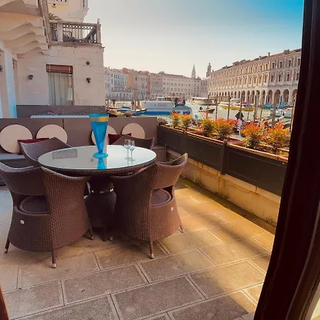 Grand Canal Diamond Apartment Venice