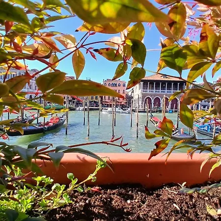 Grand Canal Diamond Apartment *