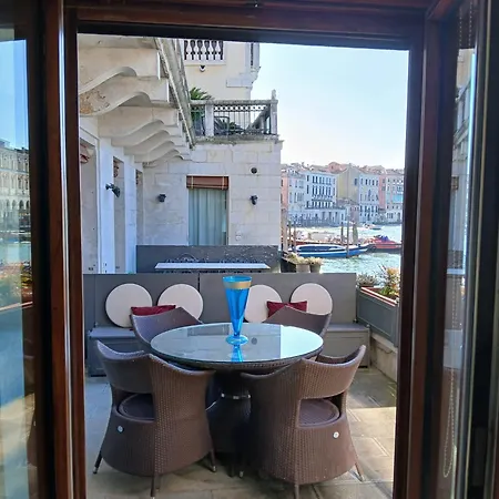 Grand Canal Diamond Apartment *