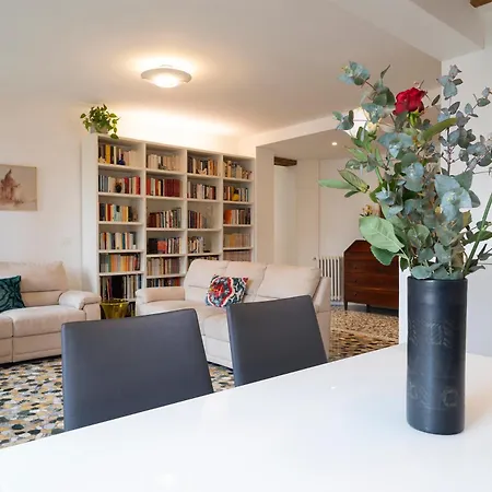 Stupendo Luxury Canal & Garden View Apartment Venice