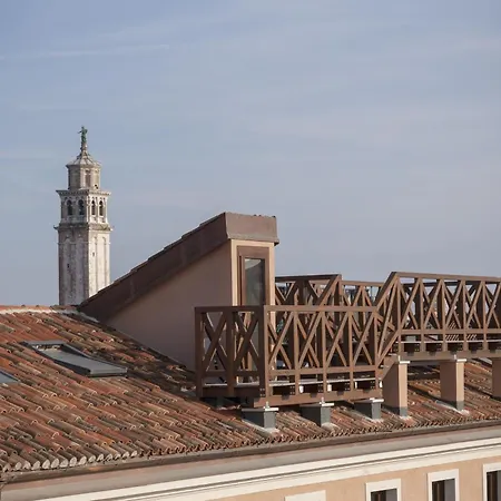 Palazzo Dei Guardiani *