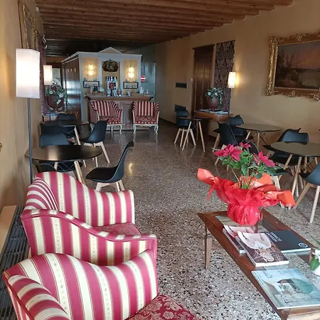 Ai Santi Apostoli Hotel