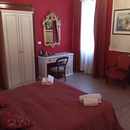 Guest house Palazzo Lion Morosini - Check In Presso Ai Santi Apostoli