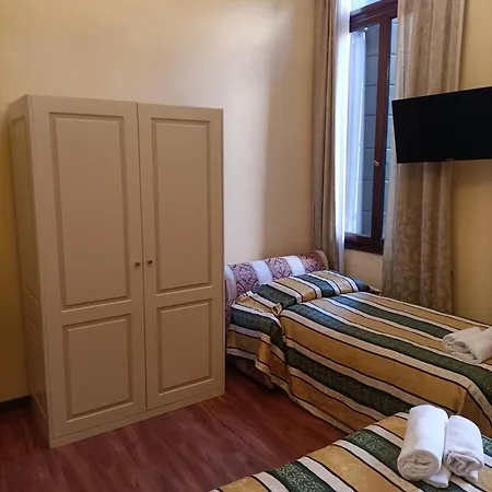 Guest house Palazzo Lion Morosini - Check In Presso Ai Santi Apostoli