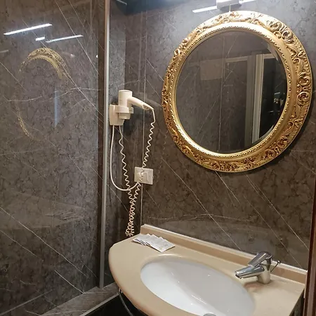 Palazzo Lion Morosini - Check In Presso Ai Santi Apostoli Guest house 3*
