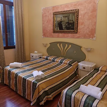 Palazzo Lion Morosini - Check In Presso Ai Santi Apostoli Venice