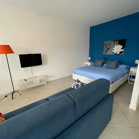 Queen Train Station Noemi & Angel Appartement