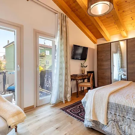 Stylish House Near With Parking Feriehus
