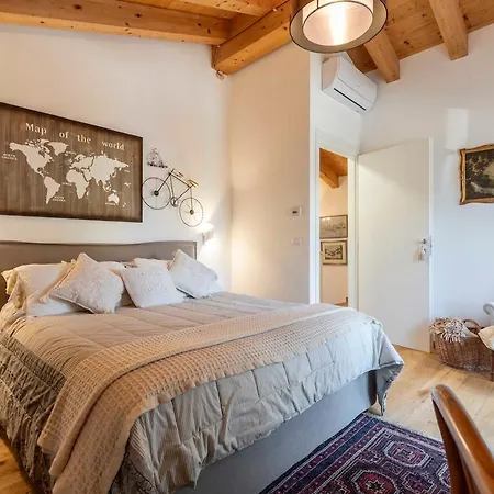 Stylish House Near With Parking Feriehus