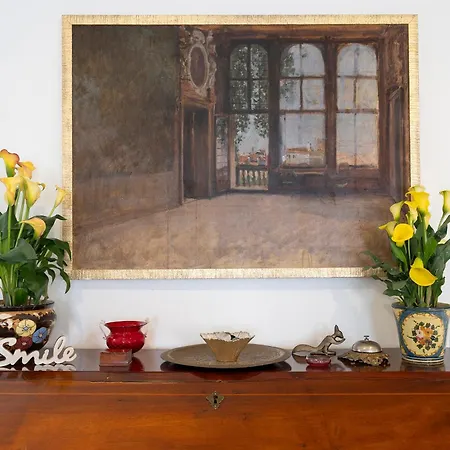 Stupendo Luxury Canal & Garden View Apartment