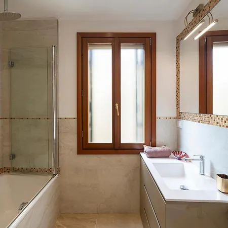 Stupendo Luxury Canal & Garden View Venice