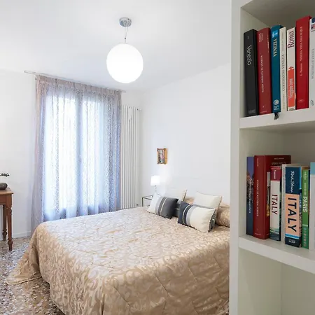Stupendo Luxury Canal & Garden View Venice