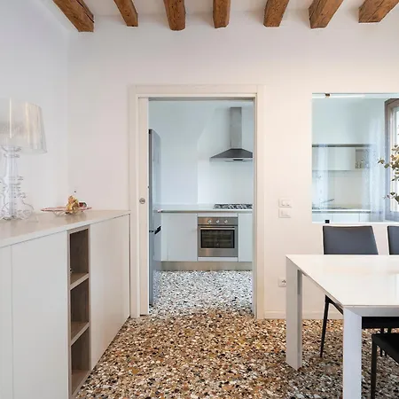 Stupendo Luxury Canal & Garden View Venice