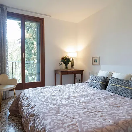 Stupendo Luxury Canal & Garden View