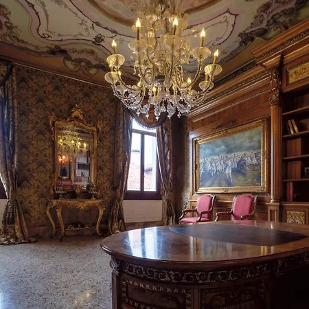 Palazzo Ca' Bernardo By Francesco Molon Guest house Venice
