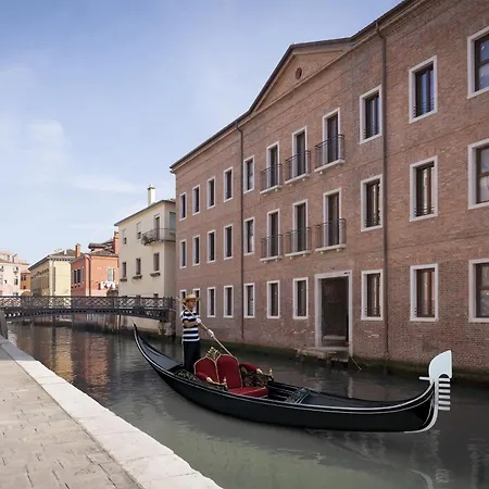 Palazzo Dei Guardiani Apartment *