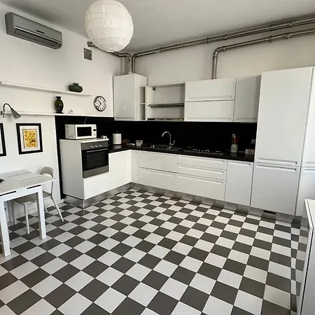 Celestia Canal View Apartment Venice