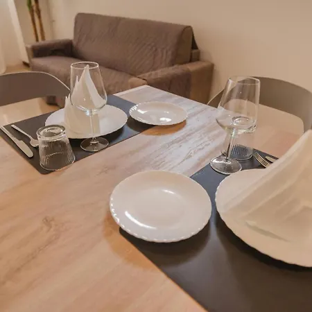 Apartment Unico 8 A 700mt Dalla Stazione *