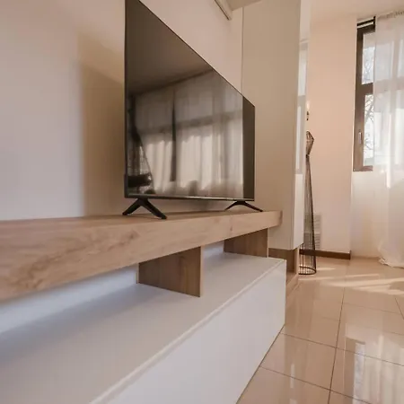 Unico 8 A 700mt Dalla Stazione Apartment