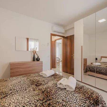 Unico 4 Moderno Per Famiglie Venice