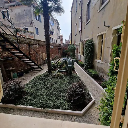 Apartment Canal Views Venice