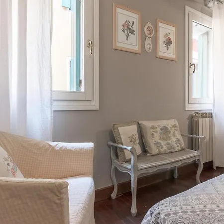 Ca Falier Piccolo 10 Min From Train And Bus Station Apartment