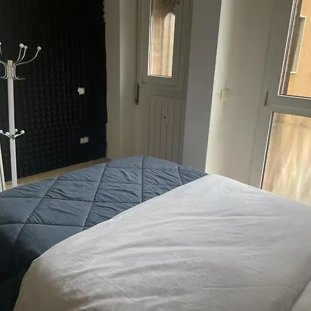Hua Xia Room3 Apartment *