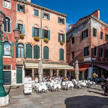 Residenza Santo Stefano Guest house *