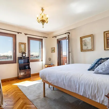San Giorgio View With Terrace R&r Apartment Venice