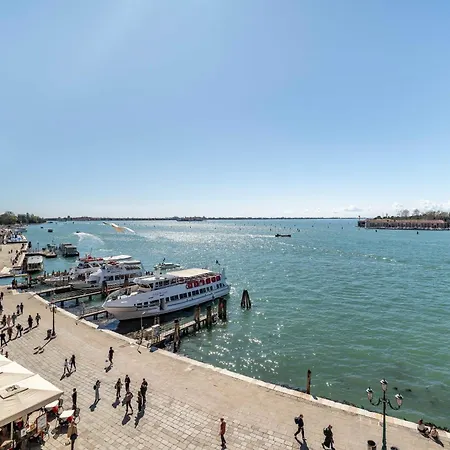 San Giorgio View With Terrace R&r Venice