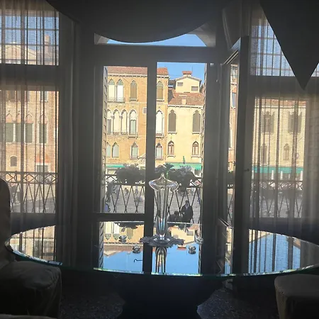Luxury San Firmino Canal View Couette-café Venise