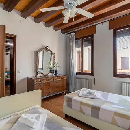 Giulia House Apartment