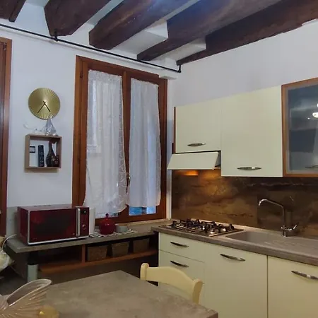 Apartment Haven In With Private Venice