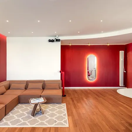 3 Windows On St - Waterfront Apartment