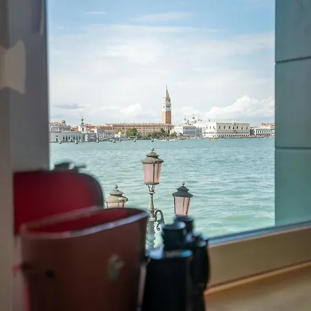 Apartment 3 Windows On St - Waterfront Venice