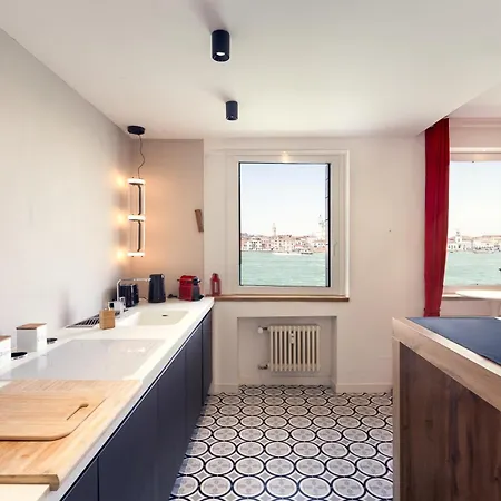 Apartment 3 Windows On St - Waterfront Venice