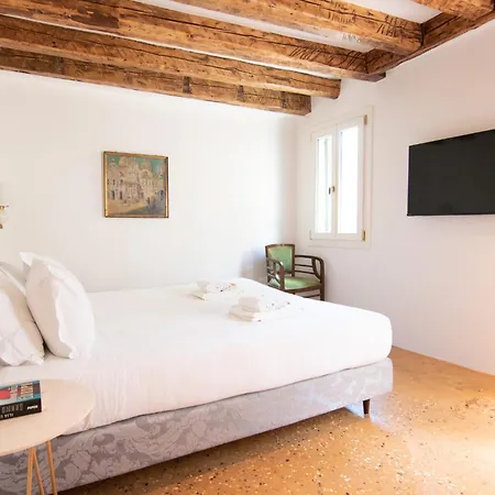 Roof-top Terrace Vicino San Marco E Canale Grande Apartment *