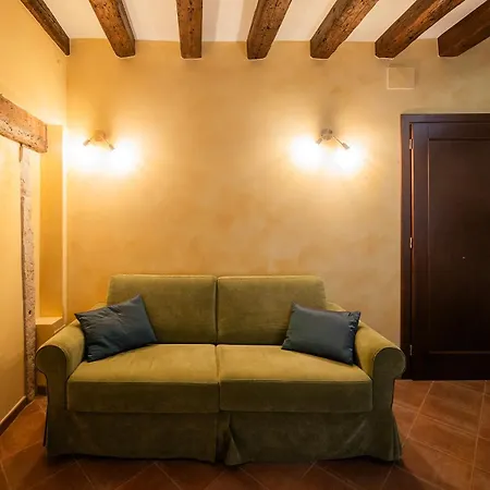 Secret Garden - Comfortable And Venice