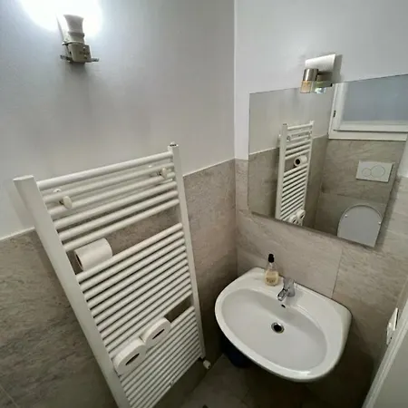 Rialto Very Homestay