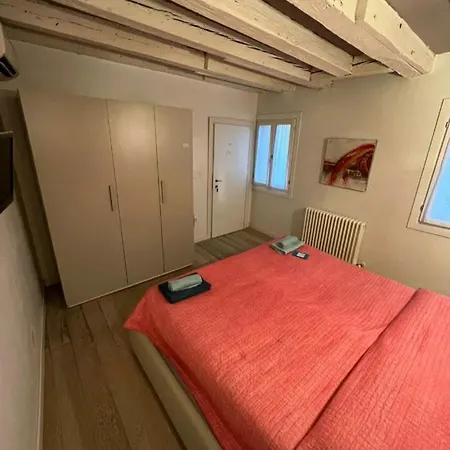 Rialto Very Homestay *