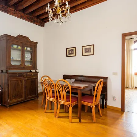 San Trovaso Apartment Venedig